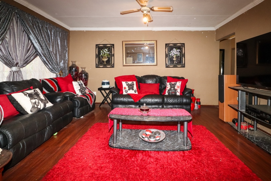 3 Bedroom Property for Sale in La Hoff North West